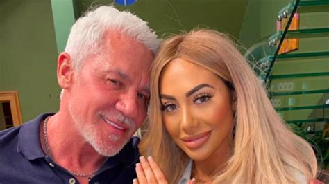 Wayne Lineker gives fans an insight into life at home with Chloe Ferry.